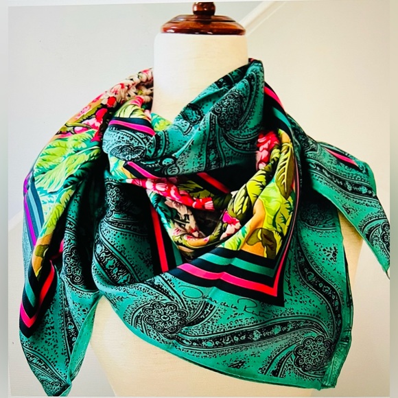 OSCAR De La RENTA  Silk Scarf “Gold Collection” LOOK GOOD…FEEL BETTER - Picture 9 of 9